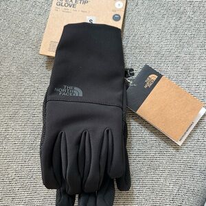 Women’s Small North Face Apex Etip gloves